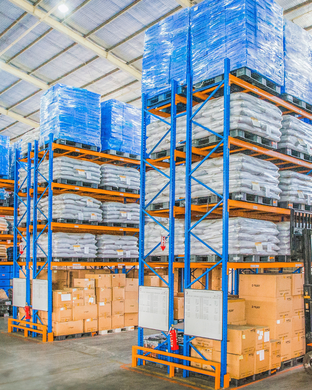 Warehouse distribution center cleaning services