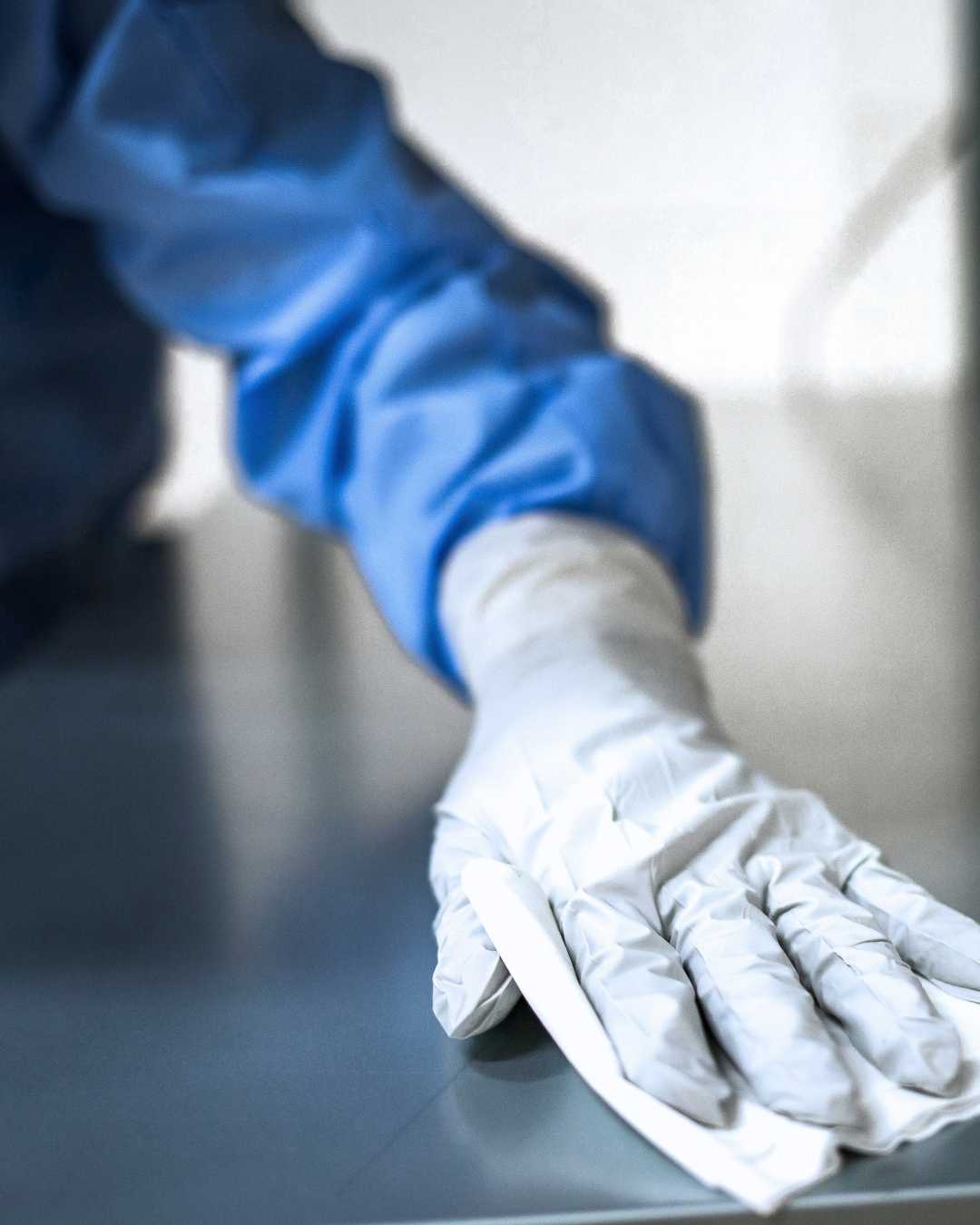 Hand in glove - Decommissioning Cleaning for Laboratories and Cleanrooms